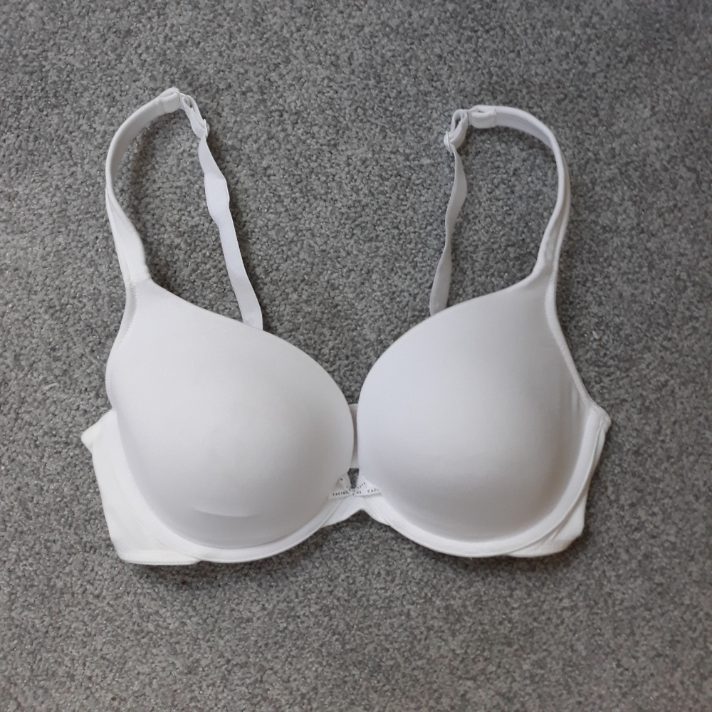 Cacique Bra size 38DD